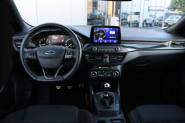 Ford FOCUS Wagon 1.0 EcoBoost ST Line X | Winter Pakket | DAB | Trekhaak |