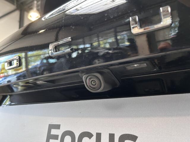 Ford FOCUS Wagon ST-Line X EcoBoost Hybrid 155 pk I Pano | Winter Pack | Adapt. cruise | Camera | Draadloos Apple Carplay | 18'' Velgen |