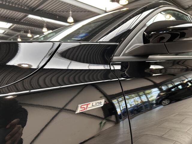 Ford FOCUS Wagon ST-Line X EcoBoost Hybrid 155 pk I Pano | Winter Pack | Adapt. cruise | Camera | Draadloos Apple Carplay | 18'' Velgen |