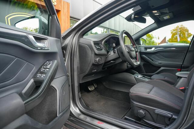Ford FOCUS ST Line Navigatie Cruise Camera DAB+ Keyless