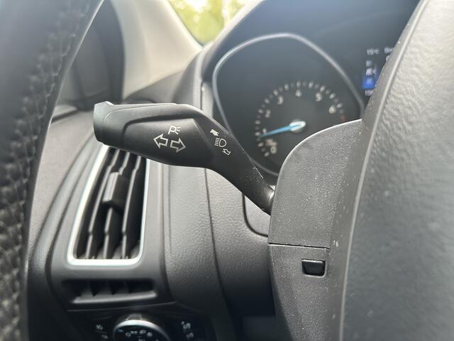 Ford FOCUS Wagon 1.0 Titanium | Trekhaak | Navi | Stoel- stuurverwarming