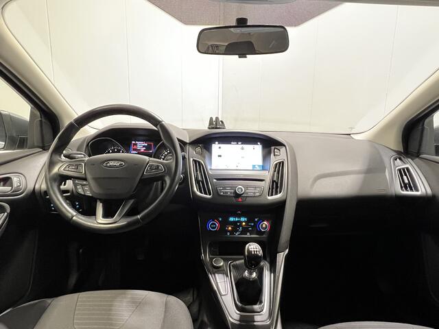 Ford FOCUS Wagon 1.0 Titanium | Navigatie/Android/Apple Carplay | LM Velgen 16" | Achteruitrijcamera + PDC Achter | Cruise Control | Airco | Verwarmde Voorruit |