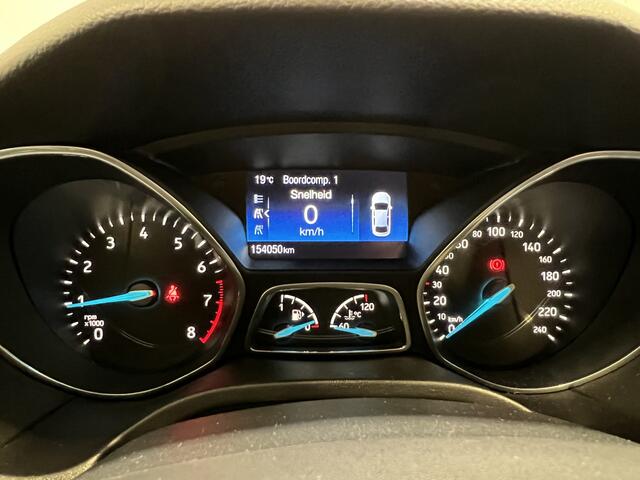 Ford FOCUS Wagon 1.0 Titanium | Navigatie/Android/Apple Carplay | LM Velgen 16" | Achteruitrijcamera + PDC Achter | Cruise Control | Airco | Verwarmde Voorruit |