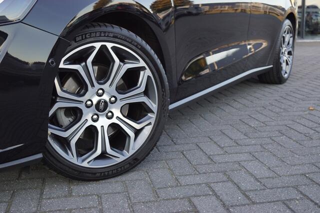 Ford FOCUS Wagon 1.5 EcoBoost 182pk Aut. /Navi/ BenO /Trekhaak afnb./ Camera/App-connect/ Park-assist