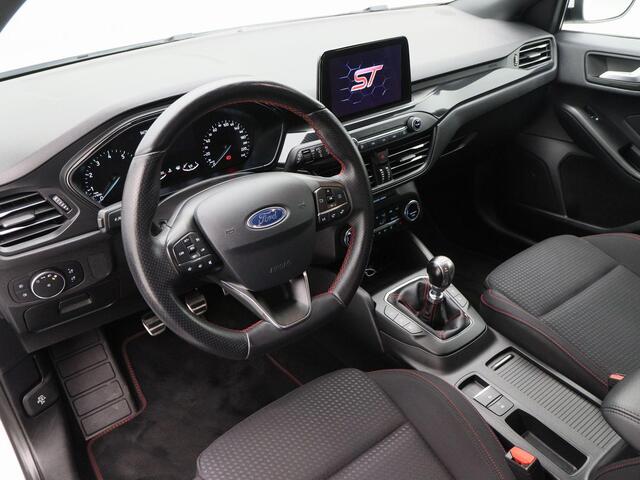 Ford FOCUS 1.0 125 Pk ST Line | Cruise Control | Privacy Glass | Climate Control | Camera | Bluetooth | Navigatiesysteem | 18 Inch | 94.747 Km!!