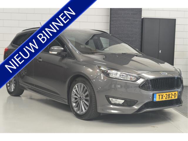 Ford FOCUS Wagon 1.0 EcoBoost ST-Line // 122.000 km // 141 PK // TREKHAAK // NAVI // STOELVERWARMING // PDC //