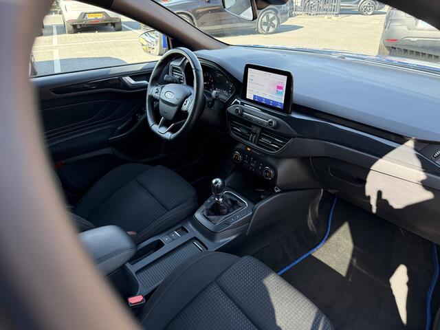 Ford FOCUS Wagon 1.5 EcoBoost ST-Line Navi / Winterpakket / Trekhaak / 18Inch
