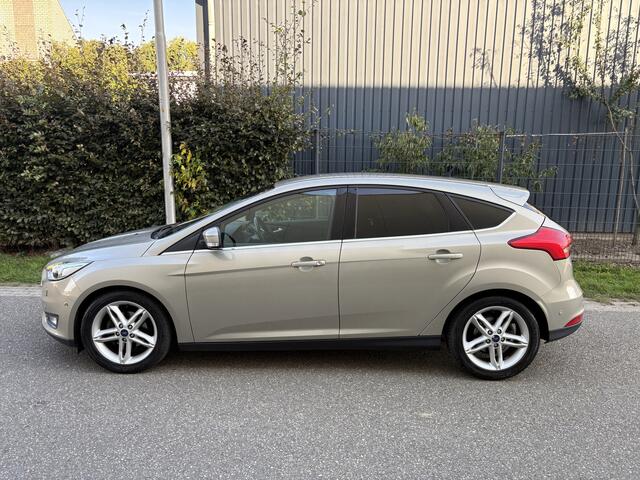 Ford FOCUS 1.0 Titanium / NAVI / CRUISE / AIRCO ECC / SONY / 142dkm!
