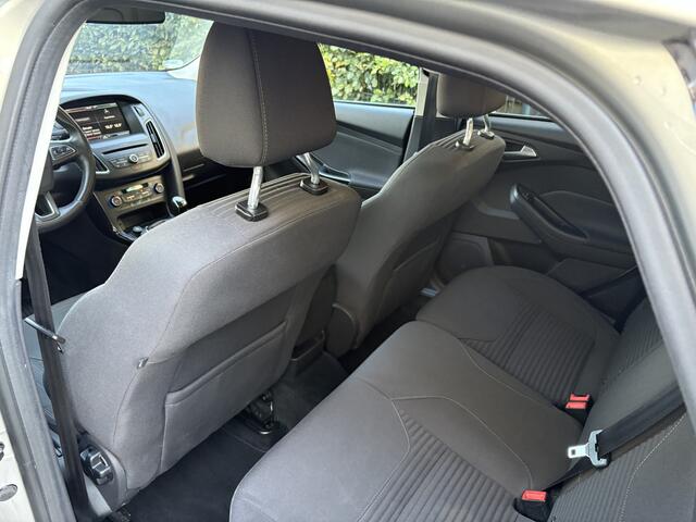 Ford FOCUS 1.0 Titanium / NAVI / CRUISE / AIRCO ECC / SONY / 142dkm!