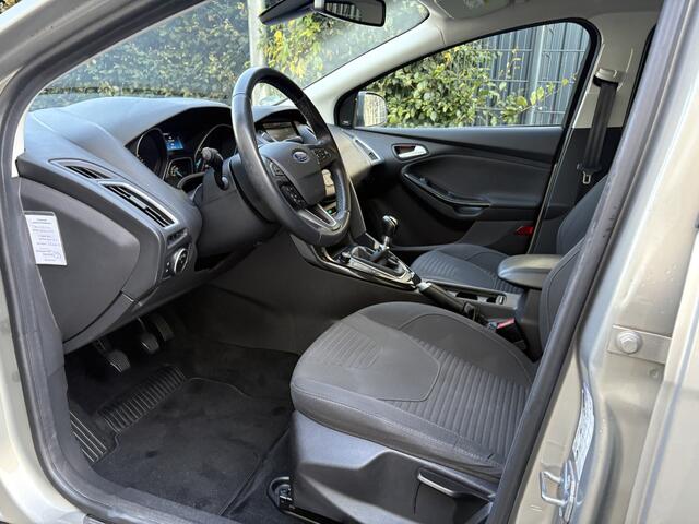 Ford FOCUS 1.0 Titanium / NAVI / CRUISE / AIRCO ECC / SONY / 142dkm!