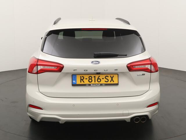 Ford FOCUS Wagon EcoBoost Hybrid 125pk ST-Line | Winterpack | Camera | Full Led | Head-up Display | All season |