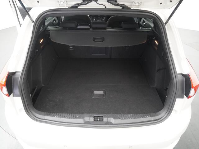 Ford FOCUS Wagon EcoBoost Hybrid 125pk ST-Line | Winterpack | Camera | Full Led | Head-up Display | All season |