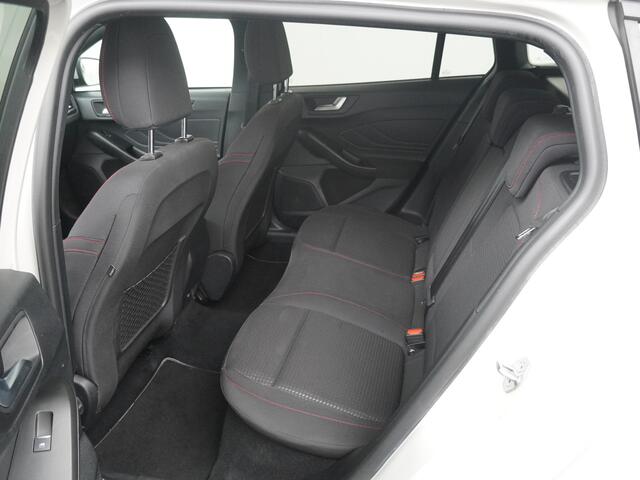 Ford FOCUS Wagon EcoBoost Hybrid 125pk ST-Line | Winterpack | Camera | Full Led | Head-up Display | All season |