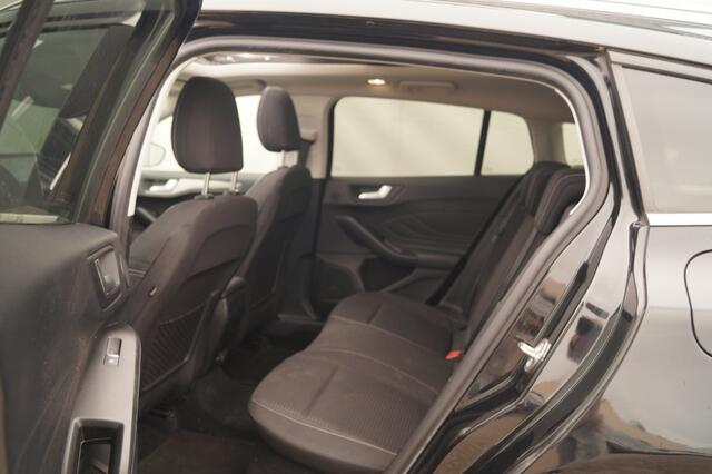 Ford FOCUS Wagon 1.0 EcoBoost 125pk Titanium Business -PANO-TREKHAAK-