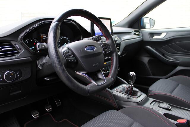 Ford FOCUS 1.5 Ecoboost 150PK ST-Line | Winterpack | Navigatie | Matrix | Head-Up