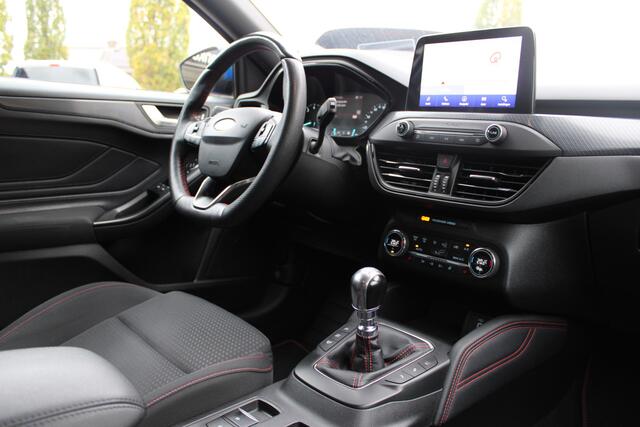 Ford FOCUS 1.5 Ecoboost 150PK ST-Line | Winterpack | Navigatie | Matrix | Head-Up