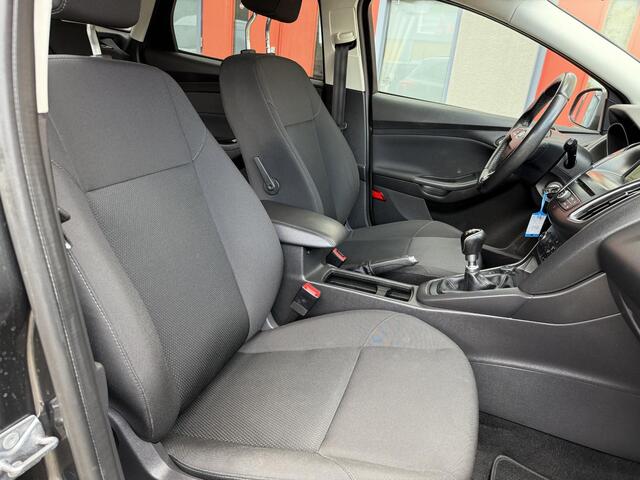 Ford FOCUS Wagon 1.0 Titanium, Navi, Trekhaak, NEW DistributieRiem