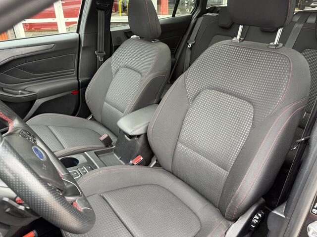 Ford FOCUS Wagon 1.5 EcoBoost ST Line Business Automaat Panoramadak, Trekhaak, Camera, elektr.klep, etc..!!