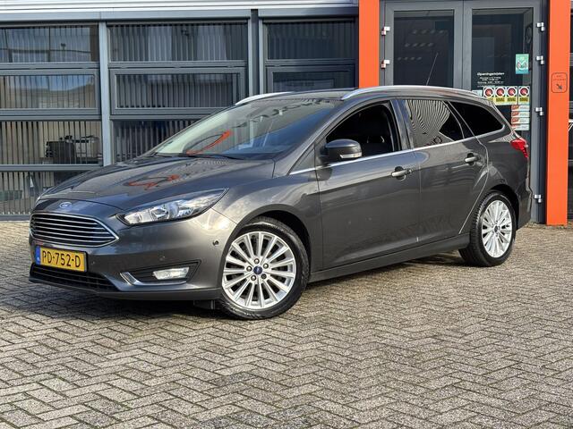 Ford FOCUS Wagon 1.0 Titanium / Allseason Banden / Trekhaak / Airco / Parkeersensoren Voor + Achter /