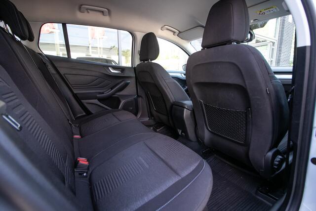 Ford FOCUS 1.0 EcoBoost Active Business Automaat Apple cp/Android auto | winterpack! | Cam