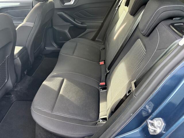 Ford FOCUS 1.0 EBH TR ED. BNS NAVI AIRCO PDC LMV