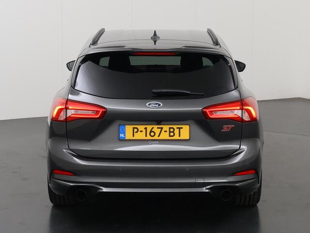 Ford FOCUS Wagon 2.3 EcoBoost ST-3 | Navigatie | Winterpakket | Full Led Koplampen | Parkeercamera | Keyless Go |