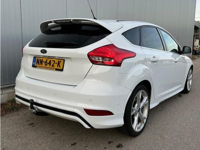Ford FOCUS 1.0 Titanium Luxe uitv, nieuwstaat