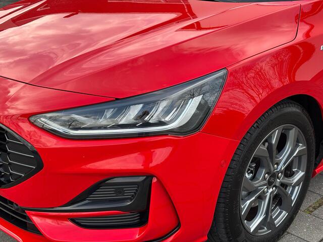 Ford FOCUS Wagon ST-Line EcoBoost Hybrid 155 pk | Pano | Winter Pack | Camera | Adapt. cruise | Camera | Draadloos Apple Carplay |