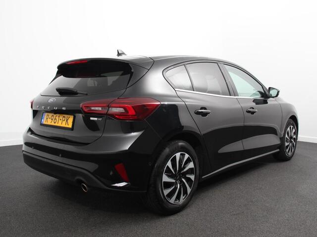 Ford FOCUS 1.0 EcoBoost 125pk Titanium Style | Navigatie | Parkeer pakket | Winter pakket | Stoel en stuur verwarming | Climate Control | Led | Extra getint glas