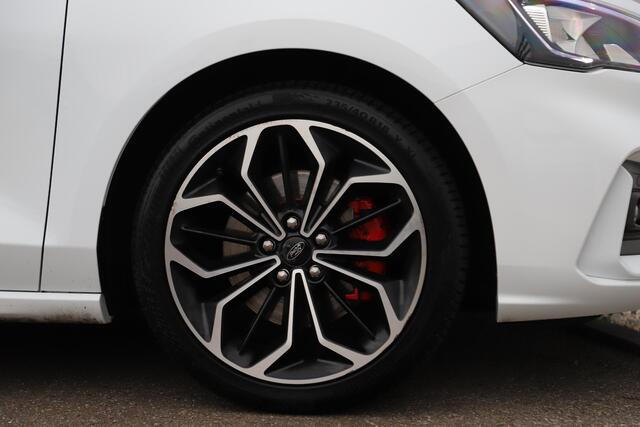 Ford FOCUS Wagon 1.5 EcoBlue ST Line X Business 120PK Trekhaak Virtual Cockpit Navigatie Achteruitrijcamera Carplay Android 18 inch LMV Keyless Climate Cruise Control