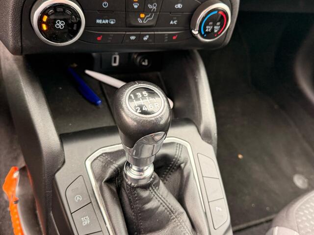 Ford FOCUS Wagon 1.0 EcoBoost Titanium Business 125pk Trekhaak | Achteruitrijcamera | Navigatie | Stoelverwarming | Carplay, Android auto | Voorruit verwarming