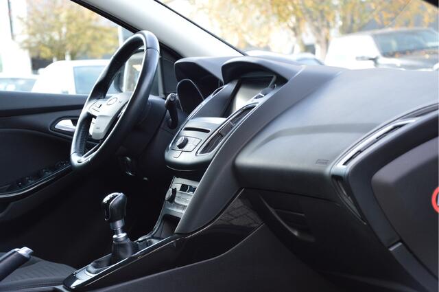 Ford FOCUS Wagon 1.0 Titanium 125 PK | XENON | CLIMA | TREKHAAK | ENZ