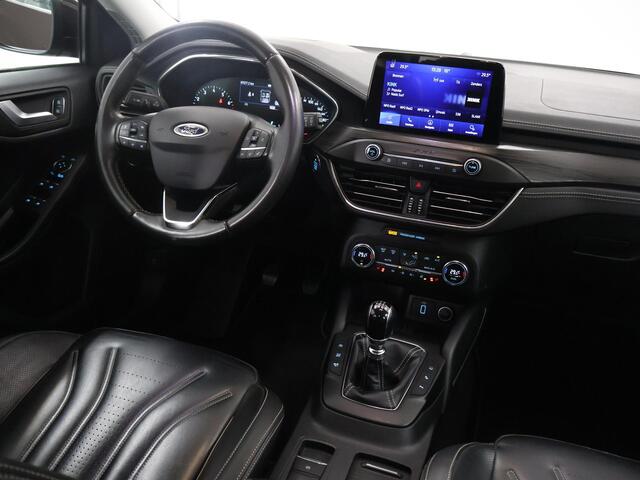 Ford FOCUS Wagon 1.0 EcoBoost Vignale | Trekhaak | Winterpakket | Cruise Control Adaptief | B&O | Elektr. Achterklep | Navigatie |