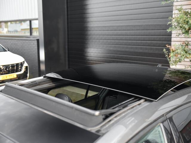 Ford FOCUS 2,3 EcoBoost ST / Panoramadak / 280 PK / Bang & Olufson / Adaptive Cruise Control / Head up display / Recaro stoelen