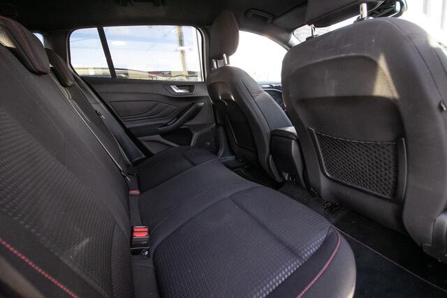 Ford FOCUS Wagon 1.0 EcoBoost ST Line X Business - Winterpack