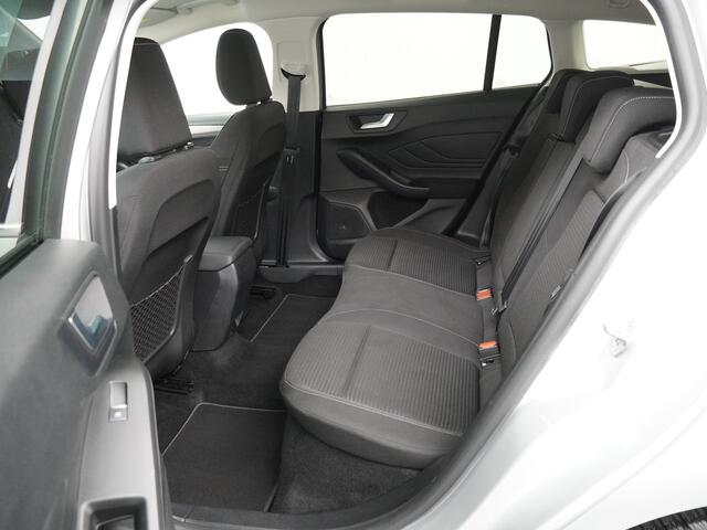 Ford FOCUS Wagon EcoBoost Hybrid 125 pk Titanium | Winter Pack | Camera | Navi | Clima | Cruise | Keyless entry | 100% dealer onderh. |