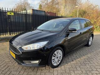ford-focus-wagon-1.0-autom-tiptr-ti