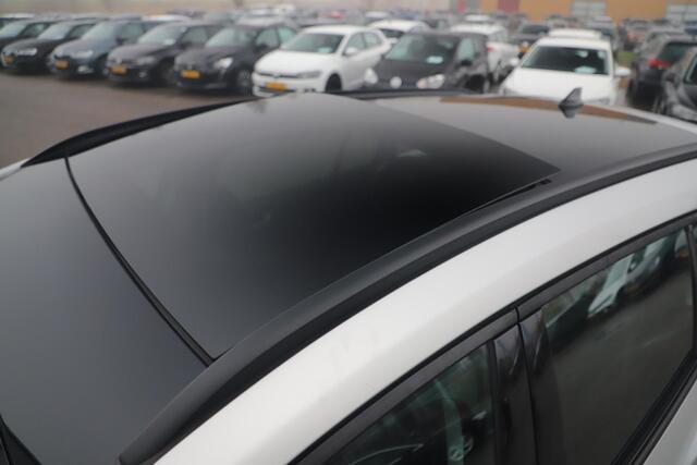 Ford FOCUS Wagon 1.5 EcoBlue Active Business Panoramadak 17 inch LMV Navigatie Carplay Android LED Achteruitrijcamera Cruise Parkeersensor Unieke auto!