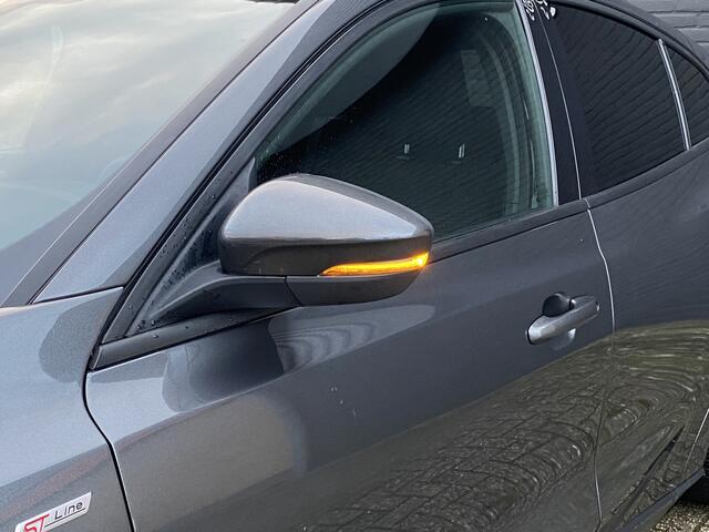 Ford FOCUS 1.0 EcoBoost Hybrid 125 pk ST Line AUT. | 1e eigenaar | dealer onderh. | winter pakket | navigatie | camera | B&O audio