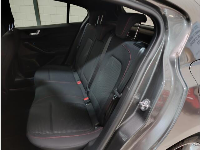 Ford FOCUS 1.0 EcoBoost Hybrid ST Line X Business Climate controle | Navigatiesysteem |Parkeersensoren |Led verlichting | Cruise controle