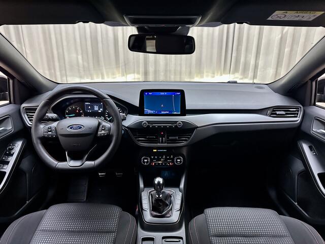 Ford FOCUS Wagon 1.0 EcoBoost Hybrid *ST-Line* Facelift / Stuur/Stoelverwarming / Apple Carplay / Keyless / LED / Camera / Trekhaak / Org.NL!