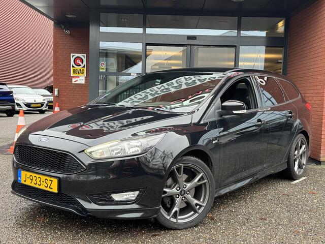 Ford FOCUS Wagon 1.5 ST-Line 183 PK!!! // NAVI // PDC // CRUISE // CLIMA // TREKHAAK // BLUETOOTH // STOELVERWARMING