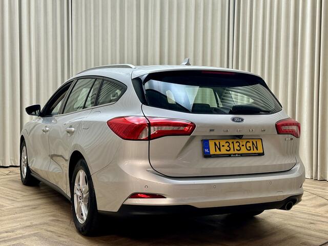 Ford FOCUS Wagon 1.0 EcoBoost Hybrid *Apple Carplay* Camera / Cruise / Navigatie / LED / Lane Assist / 16'' LMV / Org.NL!