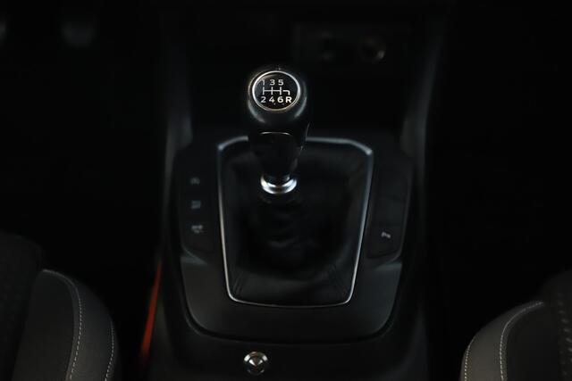 Ford FOCUS Wagon 1.0 EcoBoost Trend Edition Business 101PK Stuur & Stoelverwarming Getint Glas Navigatie Carplay Android Parkeersensor