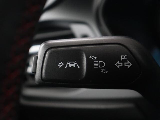 Ford FOCUS 1.0 EcoBoost ST Line | Stoelverwarming | Camera | Carplay | Full LED | Climate control | Parkeerhulp | Cruise control | Bluetooth