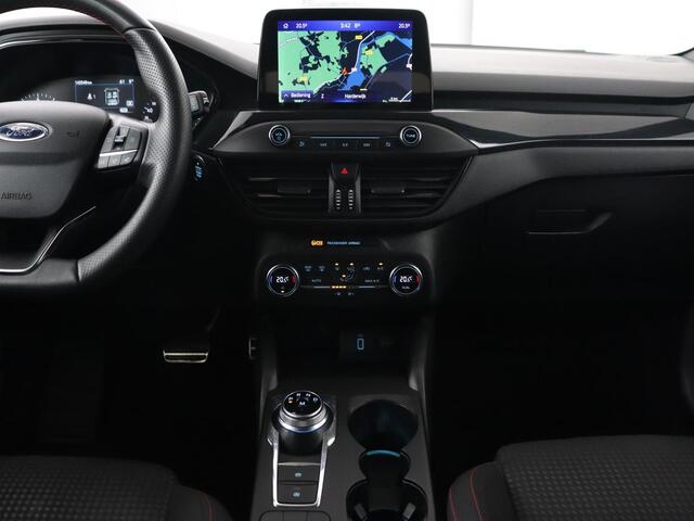 Ford FOCUS 1.5 EcoBoost ST Line | Head-Up | Trekhaak | Adaptive cruise | Camera | Carplay | Navigatie | Keyless | Park Assist | Full LED | Climate control | Bluetooth