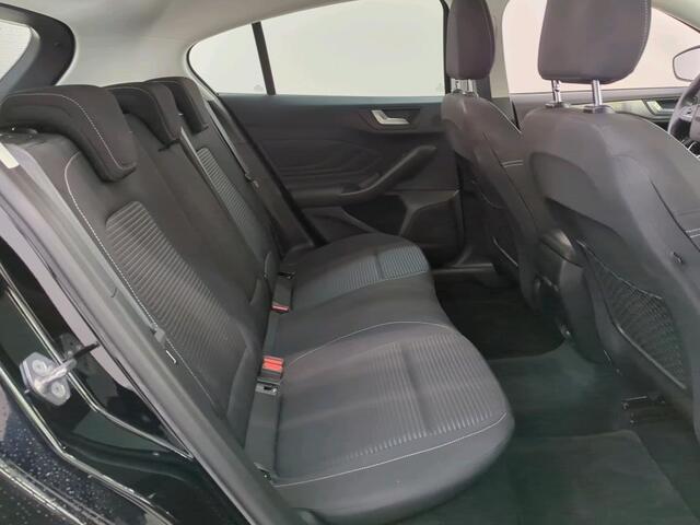 Ford FOCUS 1.0 EcoBoost Titanium Business 1e Eigenaar | NL-Auto | Volledig Onderh | BTW | AF Trekhaak | Carplay | Navi | Full Led | Keyless | PDC | Bots Herkenning | Start/Stop