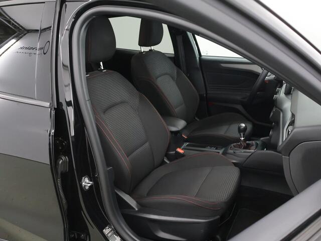 Ford FOCUS Wagon 1.0 EcoBoost Hybrid ST Line Style | Winterpakket | Parkeercamera | Navigatie | Climate Control |