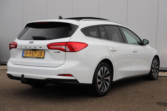 Ford FOCUS Wagon 1.0 EcoBoost Hybrid Trend Edition Business 125PK Trekhaak Panoramadak Navigatie Achteruitrijcamera Stuur & Stoelverwarming