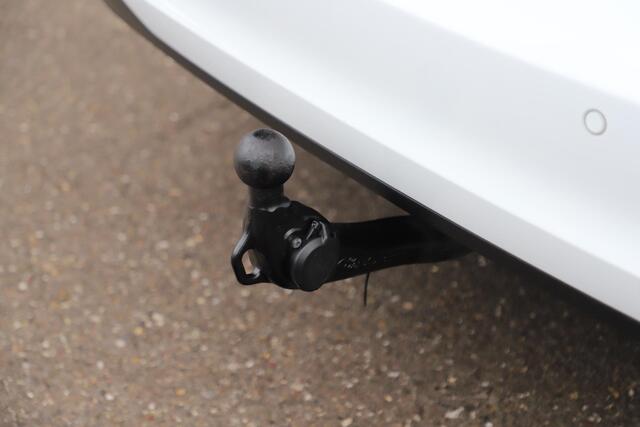 Ford FOCUS Wagon 1.0 EcoBoost Hybrid Trend Edition Business 125PK Trekhaak Panoramadak Navigatie Achteruitrijcamera Stuur & Stoelverwarming